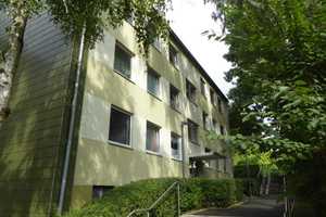 Gut geschnittene 4 Zimmerwohnung mit Balkon in Düsseldorf-Knittkuhl. – Am Schultersbusch 19, 40629 Düsseldorf – Vorschaubild 2