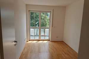 Freundliches 7-Zimmer-Reihenendhaus in Pliening – Raiffeisenstraße 17 b, 85652 Ebersberg (Kreis) – Vorschaubild 12