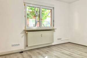 2-Zimmer-Wohnung, Küche, Bad (Tiny-Haus) + Gartenanteil  in Mörfelden – Sudetenstraße 36, 64546 Mörfelden-Walldorf – Vorschaubild 4