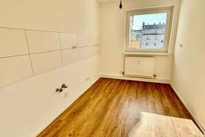 Gepflegte & helle 3-Zimmerwohnung mit Balkon und Fahrstuhl in der Mitte Wiesbadens! – Yorckstrasse 24, 65185 Westend / Bleichstraße, Wiesbaden – Vorschaubild 9