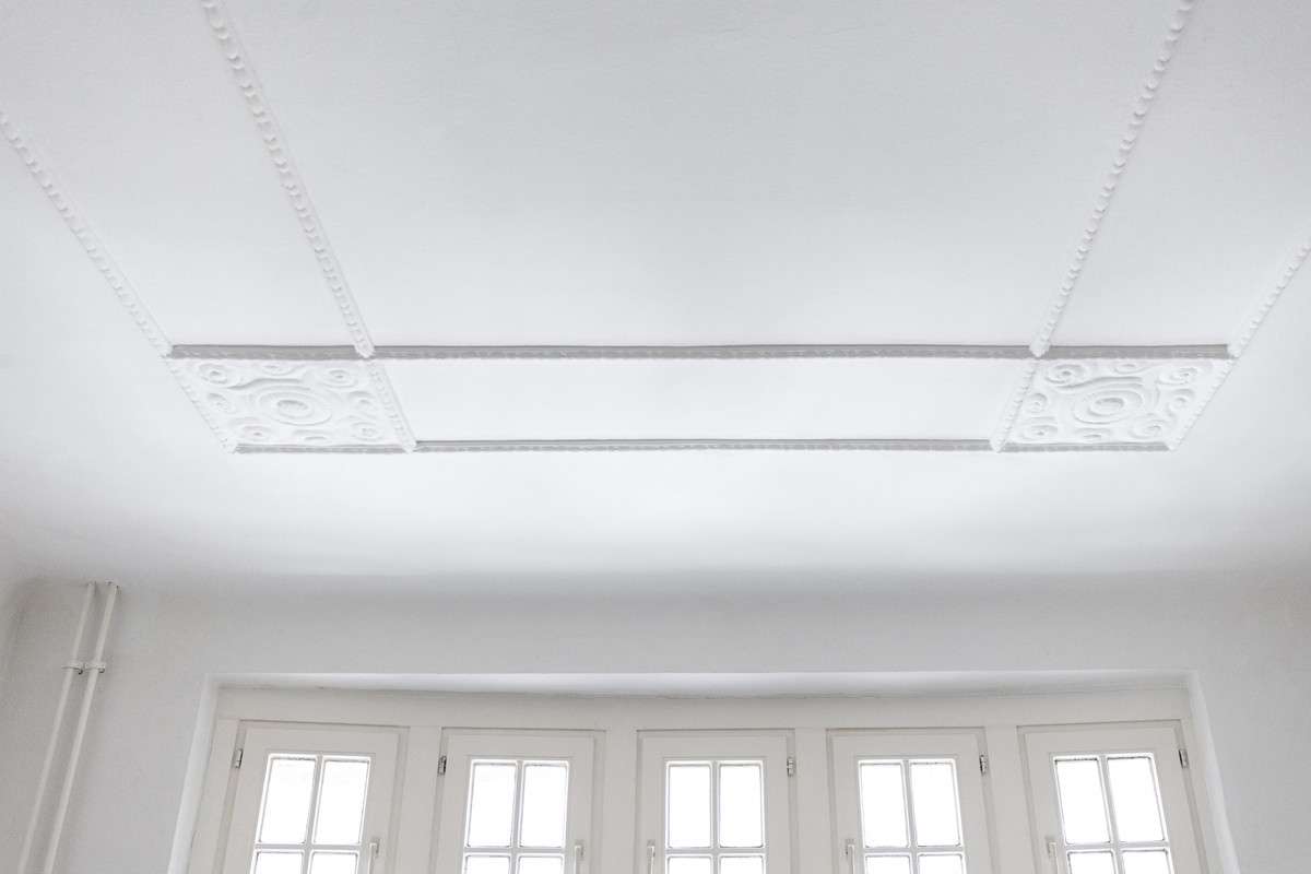 Altbautraum mit Charme – 4 Zimmer, Balkon & Stuckdetails in Schmargendorf, Berlin – Bild 3