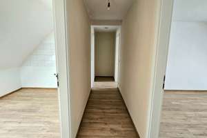 helle Wohnung mit Balkon (WBS FÜR 2 PERSONEN) – 68169 Neckarstadt-Ost/Wohlgelegen, Mannheim – Vorschaubild 2
