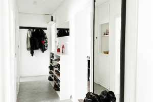 Anfragen per E-mail: Wohnen auf Zeit - 3 ZKB mit Balkon für 1 Jahr – Hofackerstr.  24, 86179 Augsburg – Vorschaubild 3