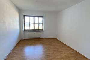*3-Raum Wohnung mit Balkon und Stellplatz* – Rützengrüner Str. 12B, 8228 Rodewisch – Vorschaubild 2