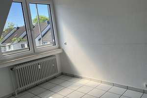 Helle, 3-Zimmer-Dachgeschosswohnung in Langenfeld , von privat zu vermieten – Die vollständige Adresse der Immobilie erhältst du vom Anbieter., 40764 Langenfeld (Rheinland) – Vorschaubild 3