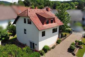 Attraktives Einfamilienhaus mit Garten, 2 Balkonen & Terrasse in Linsengericht – Main-Kinzig-Kreis – Vorschaubild 2