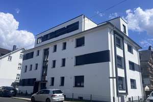 Hochwertige 3-Zimmer-Wohnung mit Balkon im kernsanierten KfW-55-Gebäude in Siegen