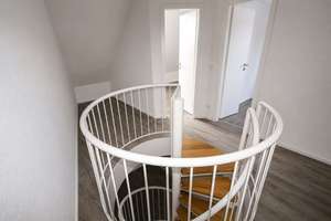 Maisonette-Wohnung mit Balkon In Leipzig-Sellerhausen: 3,5Zi., bezugsfrei! – Die vollständige Adresse der Immobilie erhältst du vom Anbieter., 4318 Sellerhausen-Stünz, Leipzig – Vorschaubild 3