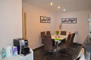 Großes, modernes Reihenendhaus mit viel Platz, Dachterrasse, Garten, Vollkeller – Duisburg – Vorschaubild 10
