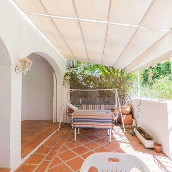 Reihenhaus mit 5 Schlafzimmern, Terrassen und Pool in Los Boliches, Fuengirola