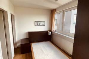 Helle, möblierte 2-Zimmer-Wohnung in Frankfurt am Main mit Concierge-Service – 60528 Niederrad, Frankfurt am Main – Vorschaubild 3