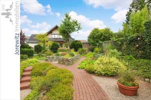 Zentrumsnah in Brackwede: Zweifamilienhaus mit Doppelgarage und großem Gartengrundstück – Die vollständige Adresse der Immobilie erhältst du vom Anbieter., 33647 Brackwede, Bielefeld – Vorschaubild 7