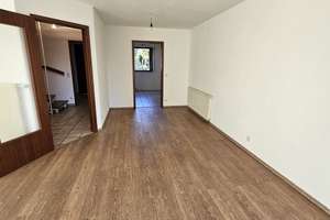 Schönes Reihenmittelhaus mit Garage in zentraler Wohnlage! – Sudetenweg 13-1, 71364 Winnenden – Vorschaubild 5