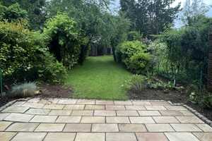 Von Privat: Exklusives Reihenhaus mit großem Garten in Waldtrudering – München – Vorschaubild 1