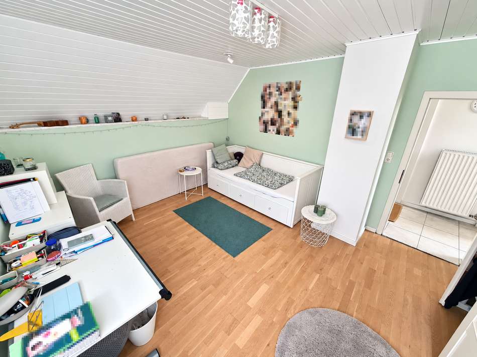 insgesamt 4 Schlafzimmer