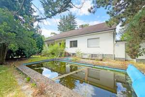Großzügiges Einfamilienhaus auf einem Traumgrundstück mit Pool, Garage & Platz für die ganze Familie