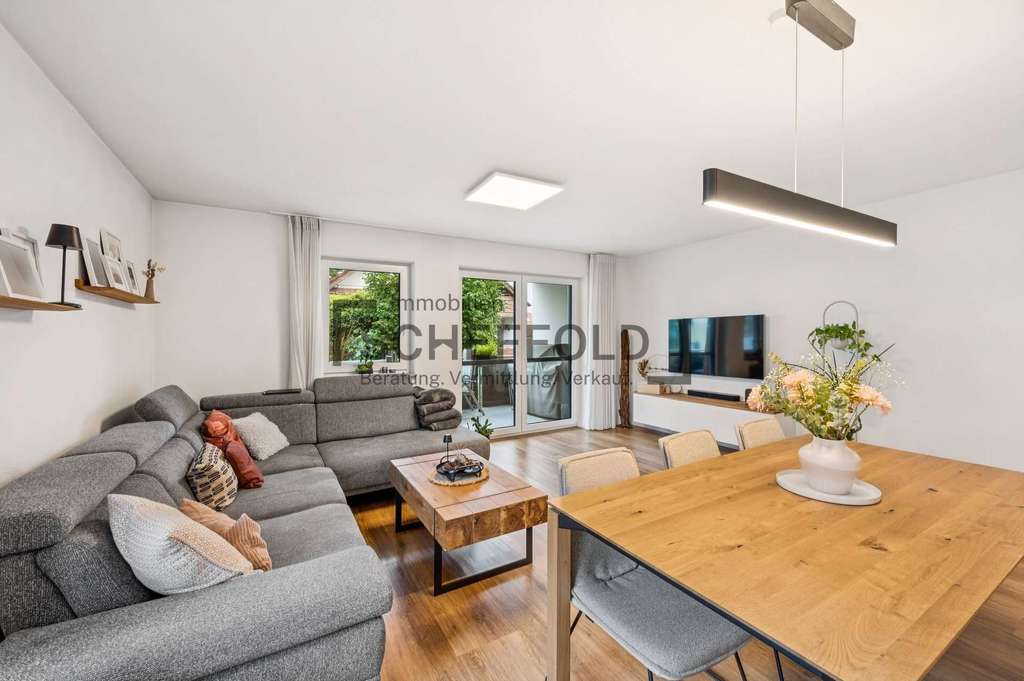 Immobilie in Burgrieden - Komfort pur! Moderne Eigentumswohnung mit vielen Extras - Bild 2