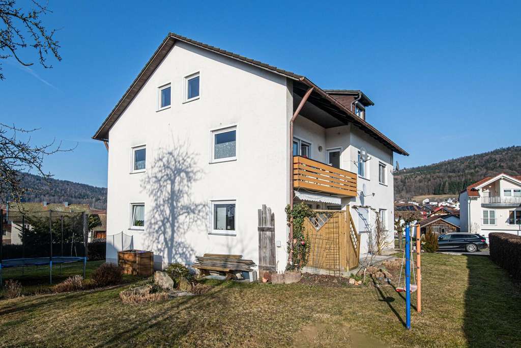 Immobilie in Waldmünchen - Interessantes Mehrfamilienhaus als Kapitalanlage oder Mehrgenerationenwohnen - Bild 4