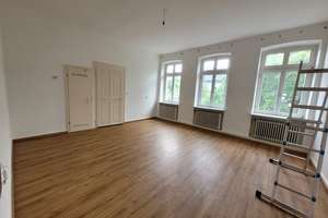 Wohnen mit Charakter: 3,5-Zimmer-Dachgeschosswohnung in Bonn