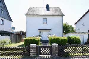 -VERKAUFT- Charmantes Einfamilienhaus mit Weitblick – Familienidylle in Birkenfeld – Birkenfeld (Kreis) – Vorschaubild 1