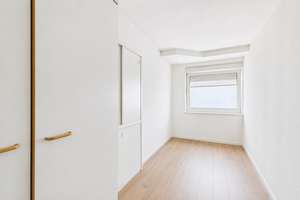 Großzügige 4,5-Zimmer-Wohnung mit zwei Balkonen und zwei Stellplätzen in Düsseldorf-Mörsenbroich – 40470 Mörsenbroich, Düsseldorf – Vorschaubild 9