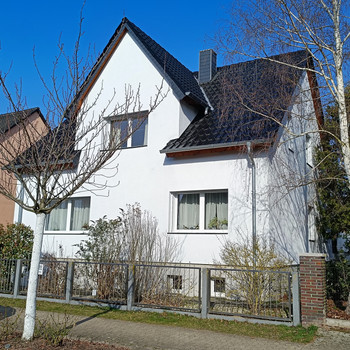 Schönes Einfamilienhaus mit großem Garten