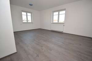 Exklusives Zweifamilien-Generationenhaus mit hochwertiger Ausstattung und großer Terrasse – Die vollständige Adresse der Immobilie erhältst du vom Anbieter., 73479 Ellwangen (Jagst) – Vorschaubild 3