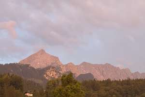 Top-Lage trifft Modernität: Großzügiges Haus in bester Lage von Garmisch-Partenkirchen – Die vollständige Adresse der Immobilie erhältst du vom Anbieter., 82467 Garmisch-Partenkirchen – Vorschaubild 18