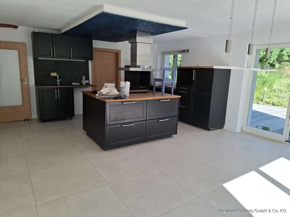 Immobilie in Rimbach - Fast ALLEINLAGE! Umfangreich saniert-Bezugsfrei! EFH mit sep. ELW, 1.600 ² Grd, 93485 Rimbach - Bild 6