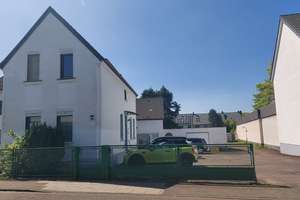 PORZ -Handwerker aufgepasst!!! Großzügiges Grundstück (600 m²) mit Altbestand Sanierung oder Neubau