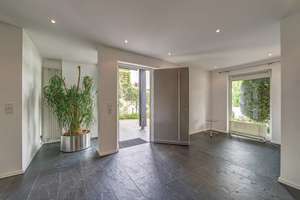 EFH-Highlight in Birkenfeld: Pool, Sauna, Doppelgarage & Gartenparadies, Freisitz und Aussichtslage – Die vollständige Adresse der Immobilie erhältst du vom Anbieter., 75217 Birkenfeld – Vorschaubild 2