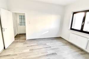 **IDEAL FÜR DIE BERUFSTÄTIGE EINZELPERSON** APPARTEMENT IN ZENTRALER LAGE VON KREFELD-UERDINGEN – Am Röttgen 27, 47829 Uerdingen, Krefeld – Vorschaubild 6