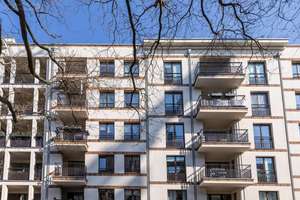 Vermietete Vierzimmerwohnung im 5.OG in Spreenähe mit TG-Stellplatz – Klaustaler Straße 28, 10589 Charlottenburg, Berlin – Vorschaubild 3