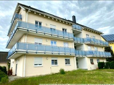 Traumhafte vermietete 2 Raumwohnung mit riesen Balkon und Stellplatz.