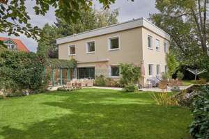 Solide Architektur mit Entwicklungspotenzial – Ihr Zuhause in Obermenzing – Die vollständige Adresse der Immobilie erhältst du vom Anbieter., 81247 Obermenzing, München – Vorschaubild 1
