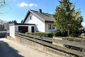 Freistehehendes Einfamilienhaus mit ELW und 2 Garagen in schöner Lage – Weiherstraße 19, 66292 Riegelsberg – Vorschaubild 4