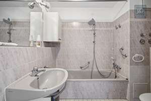 Lichtdurchflutetes Penthouse mit Süd-Balkon & Tiefgarage in Darmstadt! – Die vollständige Adresse der Immobilie erhältst du vom Anbieter., 64293 Mitte, Darmstadt – Vorschaubild 15