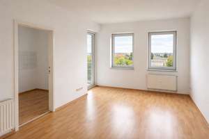 Provisionsfrei: 1-Zimmer mit Balkon ins Grüne + TG-Stellplatz (Leerstand)