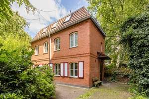 Charmante denkmalgeschützte Remise mit eigenem Garten – einzigartiges Wohnen mitten in Steglitz – Die vollständige Adresse der Immobilie erhältst du vom Anbieter., 12165 Steglitz, Berlin – Vorschaubild 2