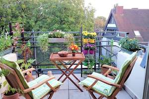 Junkersdorf - Helle DG-Maisonette - Dachterrasse - EBK - Gartennutzung - frei ab 01.09.2026