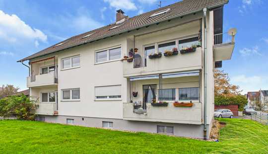 Bild von Freistehendes 6-Familienhaus mit 7 Garagen