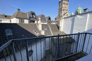 Neuss - Zentrum, Wohnen mit Blick auf St. Quirin, zentraler geht's nicht!