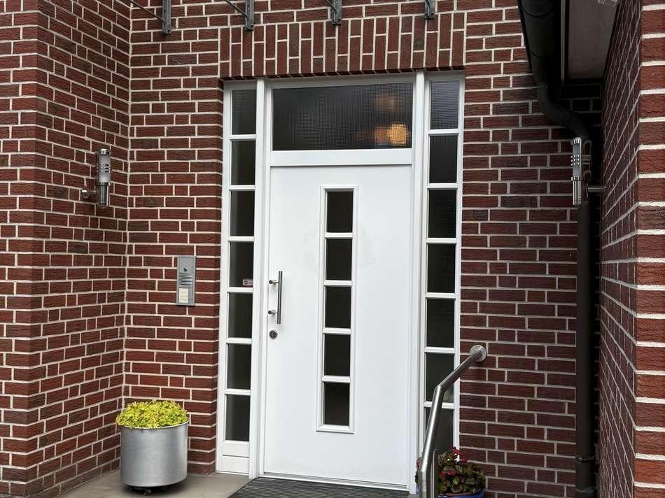 Haustür von der Straße aus