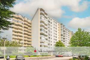 Gepflegte und familienfreundliche 3,5-Zimmer-Wohnung mit großer Loggia – Die vollständige Adresse der Immobilie erhältst du vom Anbieter., 13051 Neu-Hohenschönhausen, Berlin – Vorschaubild 1