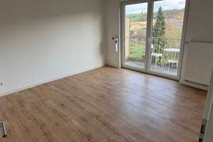PF-Eutingen, modern renovierte 2-Zimmer-Wohnung mit Südbalkon!