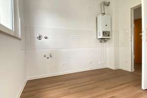***ERSTBEZUG NACH SANIERUNG – FAMILIEN AUFGEPASST*** Sehr helle 3-Zimmer-Wohnung mit Balkon *** – Kurt-Schumacher-Straße 190c, 45881 Schalke-Nord, Gelsenkirchen – Vorschaubild 4