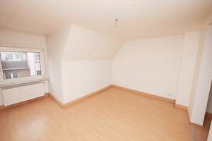 Sehr gepflegte und gemütliche 2,5-Raum-Dachgeschosswohnung in zentraler Lage von Buer-Mitte – Brinkgartenstr. 16, 45894 Buer, Gelsenkirchen – Vorschaubild 2