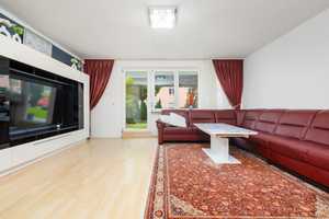 Helle und ruhige 3-Zimmer-Gartenwohnung mit Tiefgaragenstellplatz – perfekt für Paare oder Familien – Augsburg – Vorschaubild 3