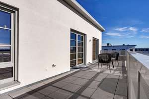 Alpenblick vom Bett aus - Dachterrasse -7.OG - 2,5 Zi-Whg., Homeoffice und EBK an U3 Obersendling – Die vollständige Adresse der Immobilie erhältst du vom Anbieter., 81379 Thalkirchen, München – Vorschaubild 11