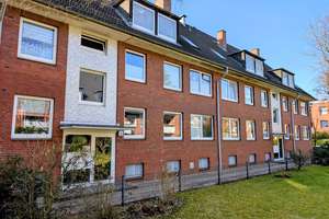 Charmante Dachgeschosswohnung mit sonnigem Balkon - keine Käufercourtage!